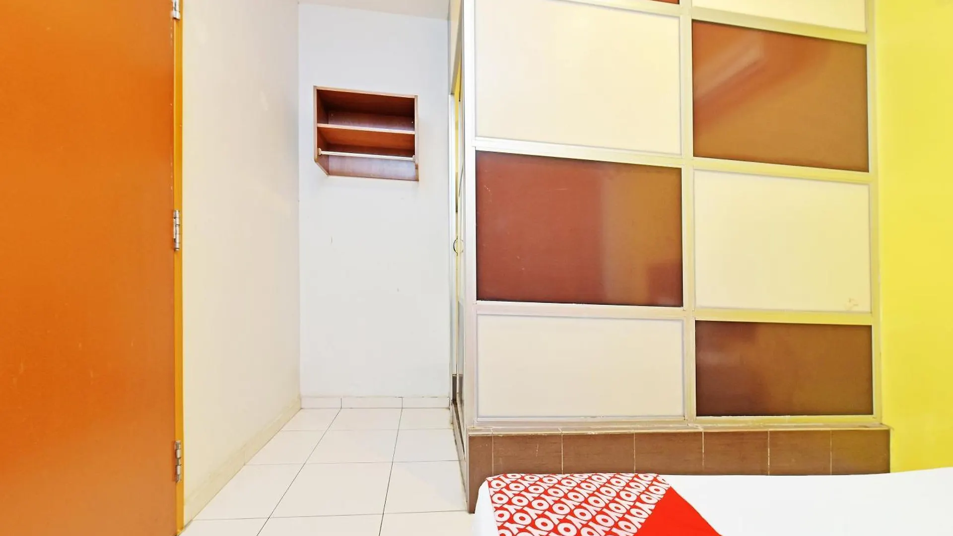 Oyo 582 Hotel Walk Inn Kampong Pasir Puteh